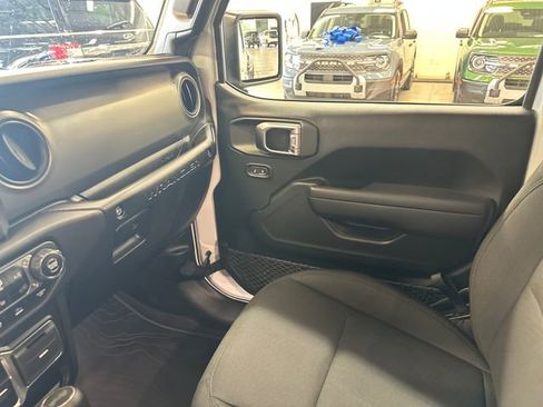 Used 2022 Jeep Wrangler Unlimited Sport AWD/4WD image 22