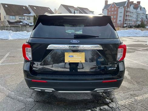Certified 2022 Ford Explorer XLT w/ Equipment Group 202A image 9
