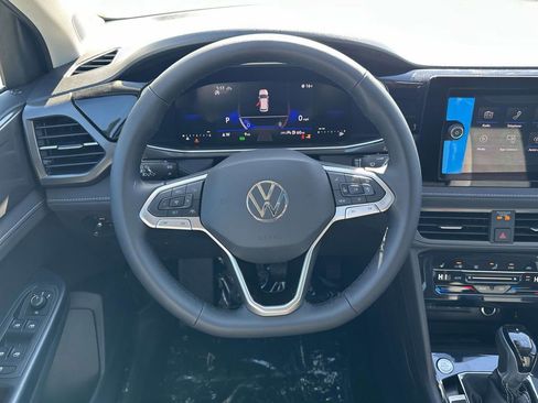 New 2025 Volkswagen Taos SE image 11