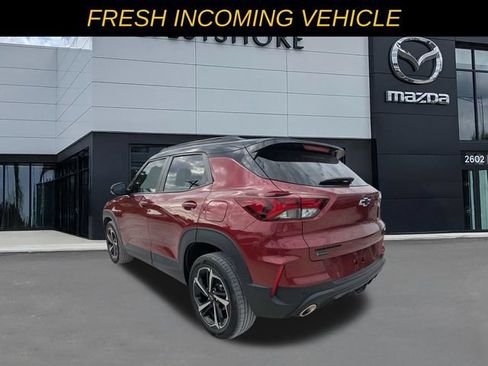 Used 2023 Chevrolet TrailBlazer RS w/ Sun and Liftgate Package FWD image 5