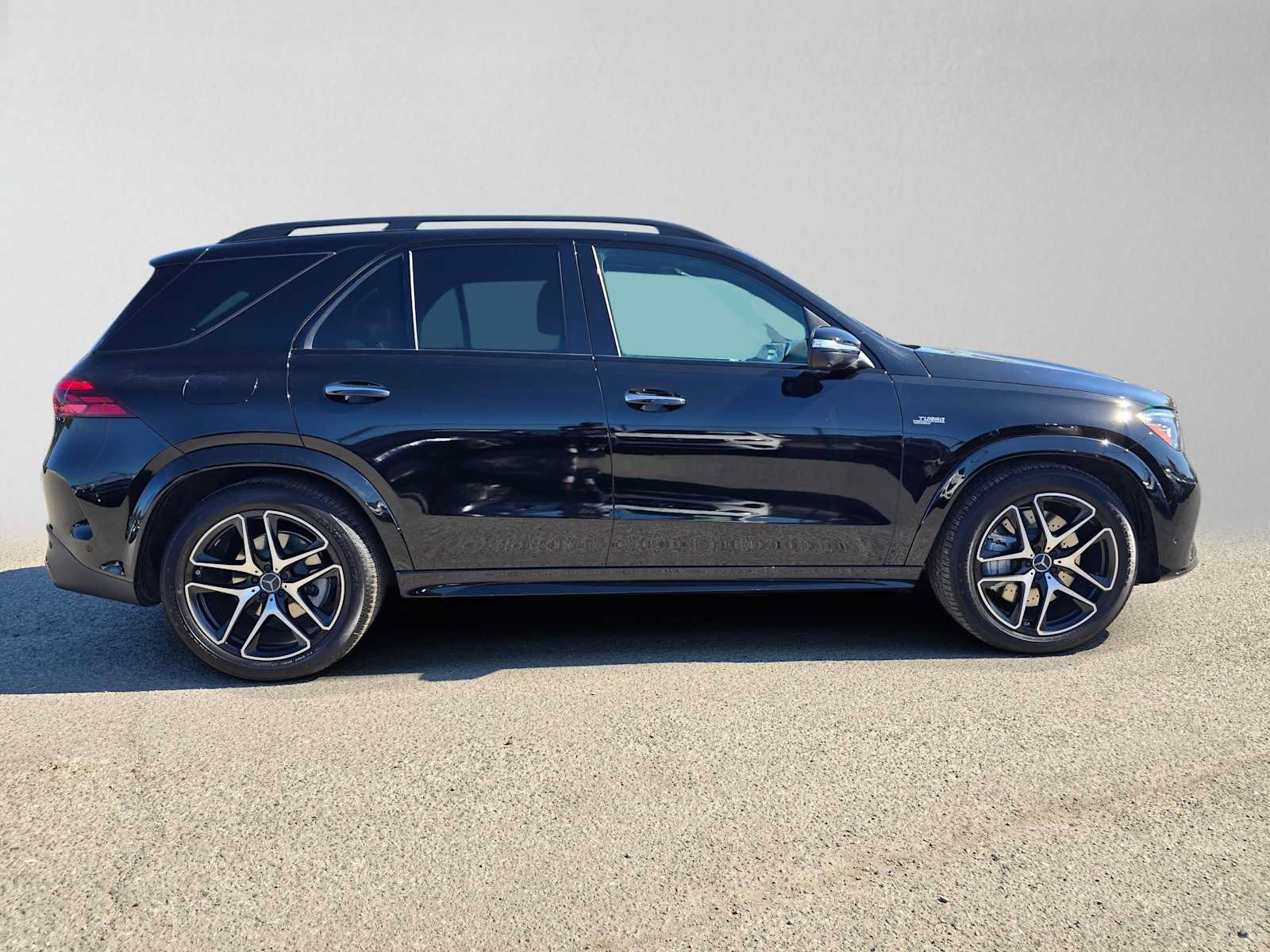 New 2026 Mercedes-Benz GLE 53 AMG 4MATIC image 2
