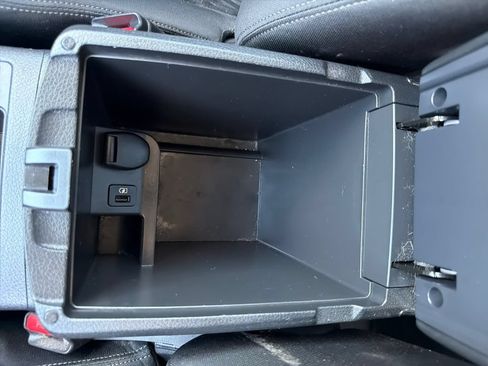 Used 2019 Nissan Rogue SV w/ Premium Package FWD image 47
