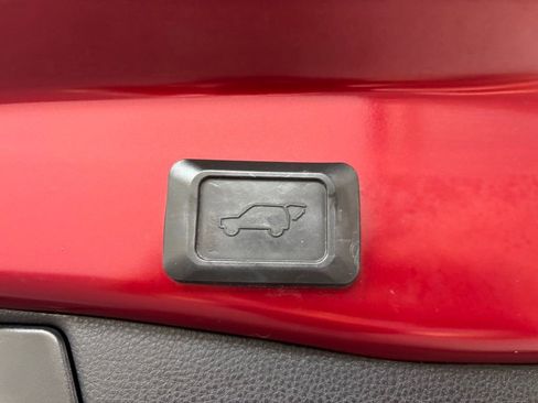 Used 2021 Toyota RAV4 XLE Premium AWD/4WD image 30