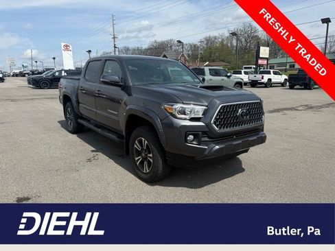 Used 2019 Toyota Tacoma TRD Sport image 1