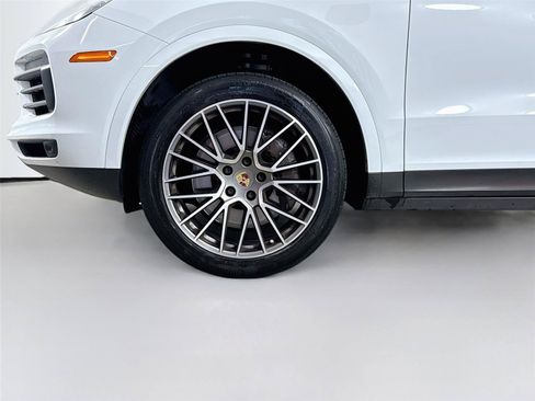 Used 2023 Porsche Cayenne Platinum Edition AWD/4WD image 8