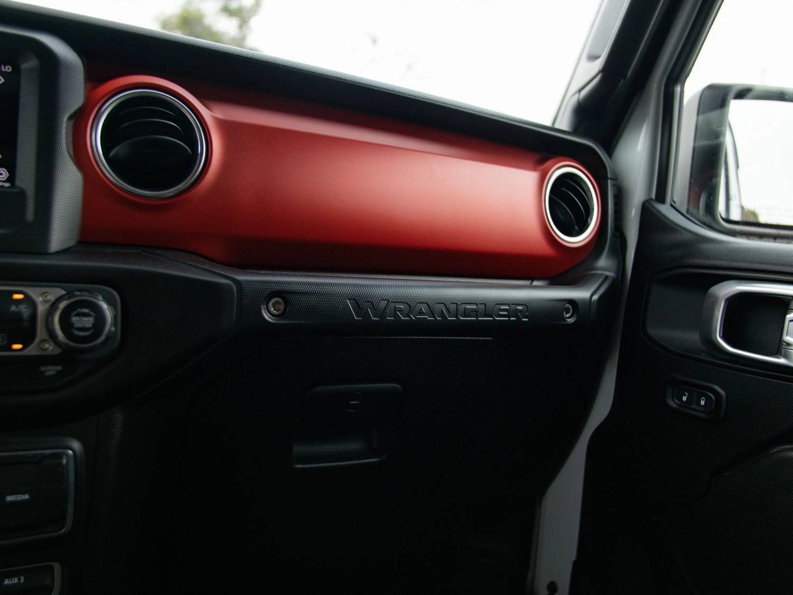 Used 2021 Jeep Wrangler Rubicon AWD/4WD image 32
