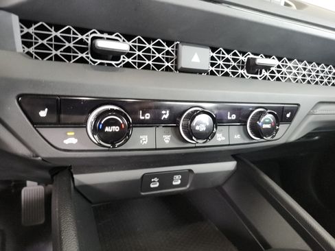 Used 2024 Honda Accord EX image 19