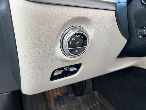 Certified 2023 Mercedes-Benz C 300 4MATIC Sedan image 21