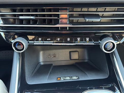 New 2026 Chevrolet Traverse High Country image 26