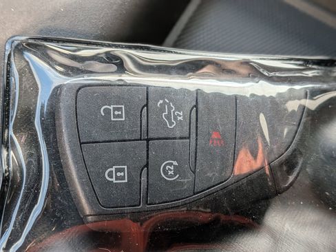 Used 2025 GMC Sierra 1500 SLT image 35