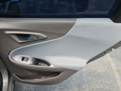 Used 2023 Chevrolet Malibu LT FWD image 16