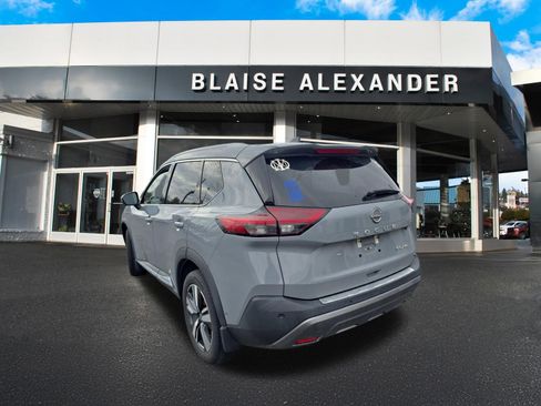 Used 2023 Nissan Rogue SL w/ SL Premium Package image 6