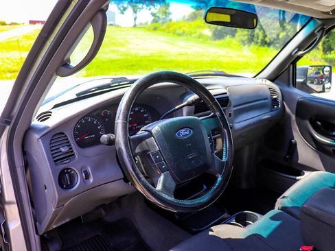 Used 2011 Ford Ranger XLT image 17