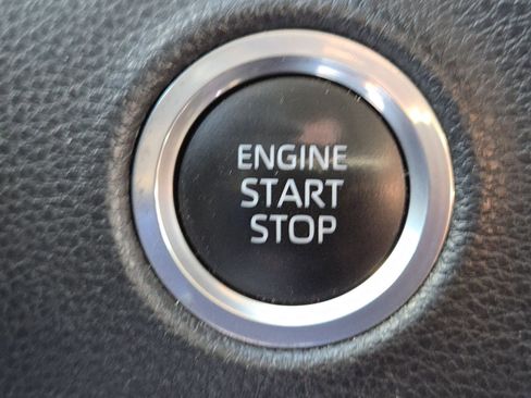 Used 2022 Toyota Tundra SR5 w/ Convenience Package image 7