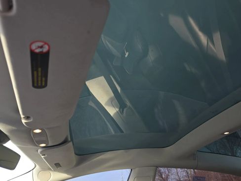 Used 2018 Tesla Model 3 Long Range image 17