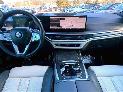 Certified 2025 BMW X7 xDrive40i image 16