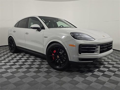 New 2026 Porsche Cayenne S image 9