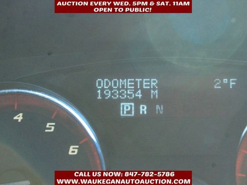 Used 2011 GMC Acadia SLE image 10