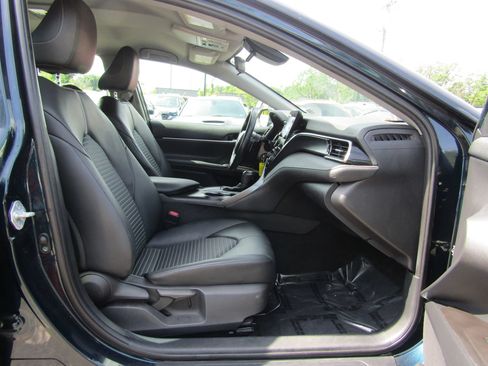 Used 2021 Toyota Camry SE FWD image 14