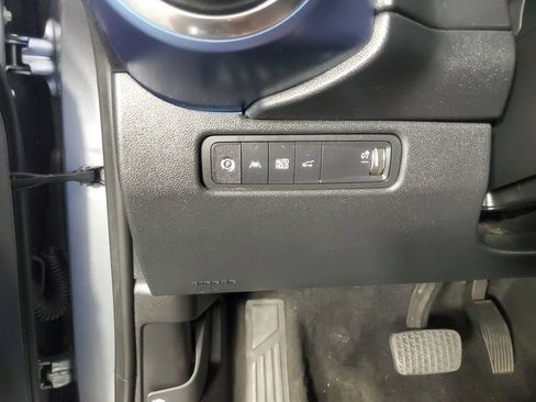 Used 2025 Chevrolet Equinox EV LT FWD image 26