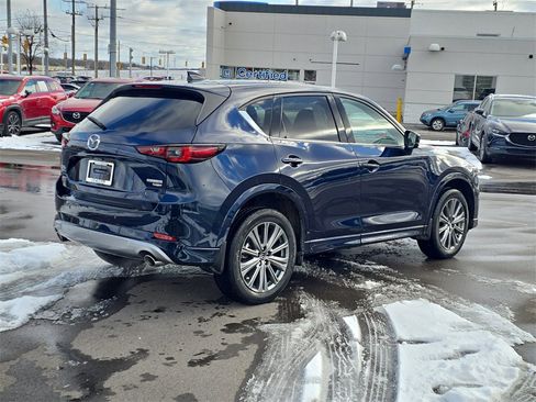 New 2025 MAZDA CX-5 Signature image 3