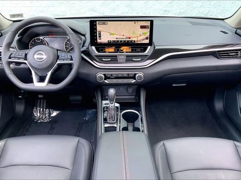 Certified 2024 Nissan Altima 2.5 SR w/ SR Premium Package image 15