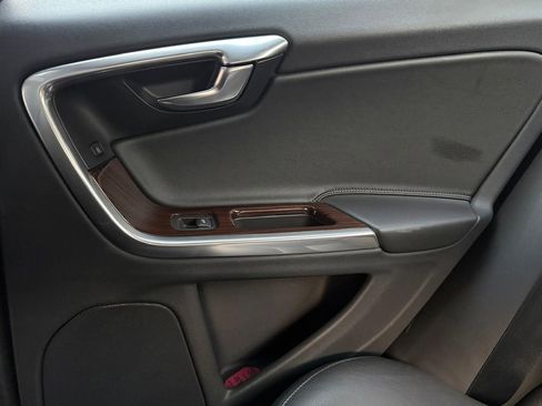 Used 2016 Volvo S60 T5 Premier w/ Climate Package image 18