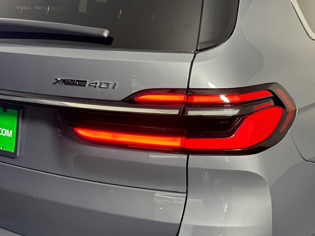 Used 2025 BMW X7 xDrive40i AWD/4WD image 33