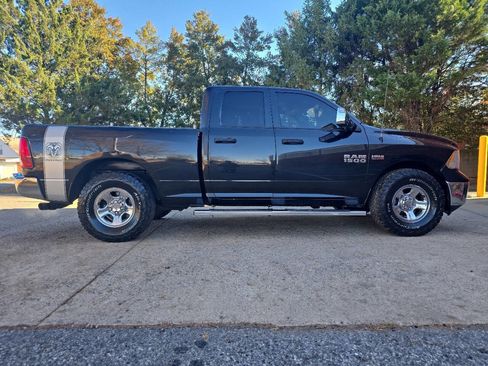 Used 2017 RAM 1500 ST w/ SXT Appearance Group image 2