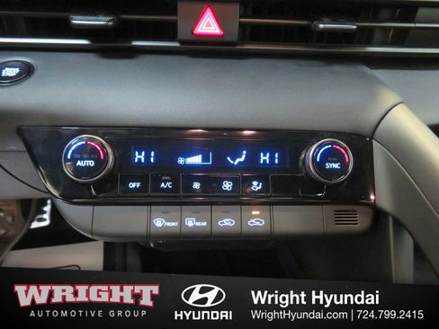 Certified 2025 Hyundai Elantra Sport image 29