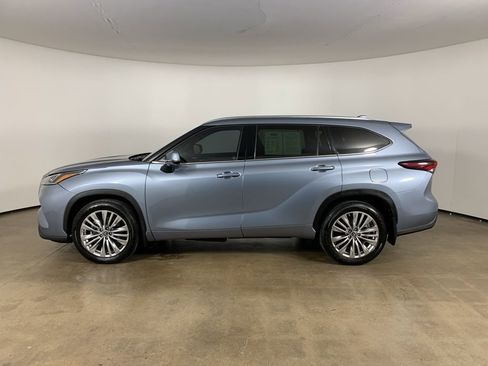 Used 2024 Toyota Highlander Platinum AWD/4WD image 18