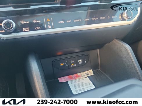New 2026 Kia Sportage EX w/ EX Panorama Roof Package FWD image 32
