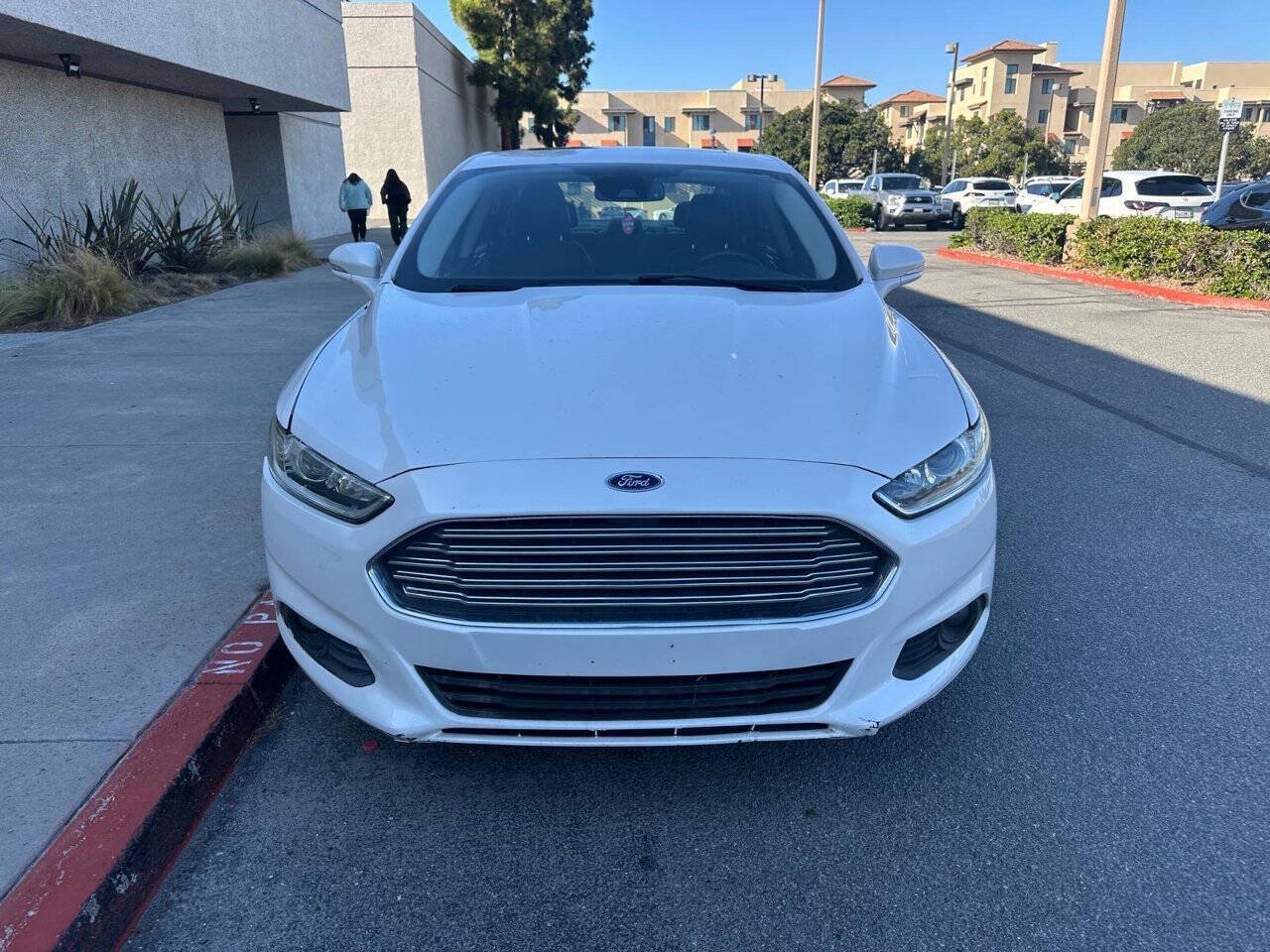 Used 2016 Ford Fusion Energi SE w/ Driver Assist Package FWD image 2