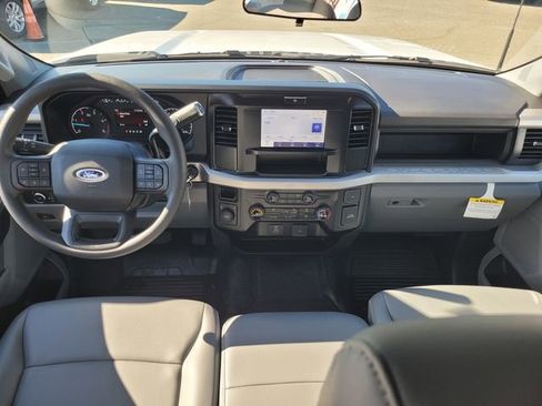 New 2025 Ford F550 4x4 SuperCab Super Duty image 23