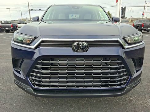 New 2026 Toyota Grand Highlander AWD image 2