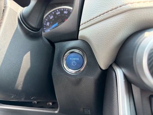 Used 2022 Toyota RAV4 XLE w/ Convenience Package AWD/4WD image 20