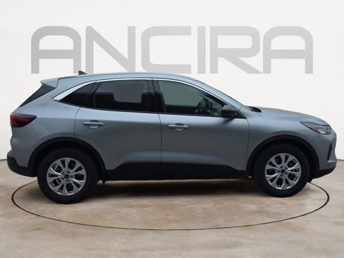 Used 2024 Ford Escape Active image 9