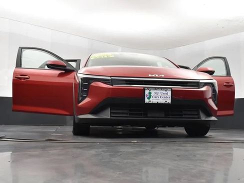 Used 2025 Kia K4 FWD image 11