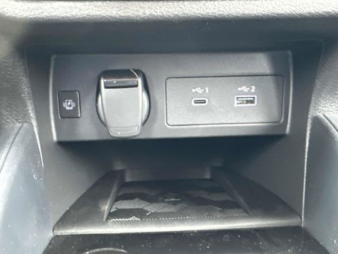 New 2025 Nissan Versa SR w/ Trunk Package image 35