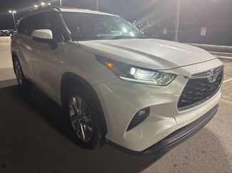 Used 2022 Toyota Highlander Limited video 2