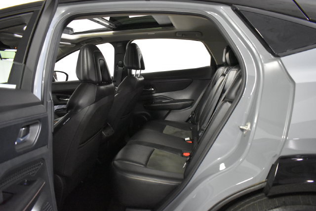 Used 2024 Nissan Ariya AWD image 32