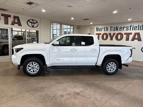 New 2026 Toyota Tacoma SR5 AWD/4WD image 7