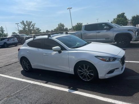 Used 2018 MAZDA MAZDA3 Touring FWD image 4