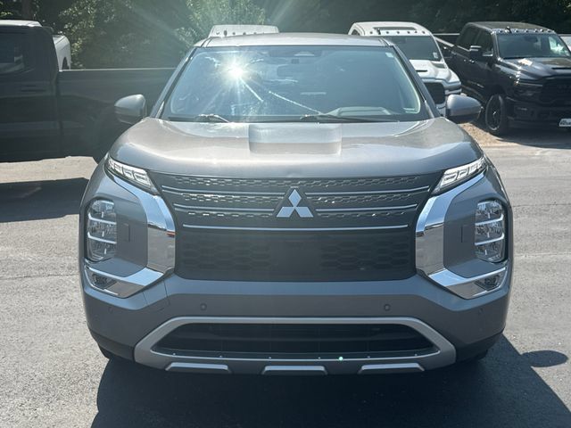 Used 2024 Mitsubishi Outlander AWD image 11