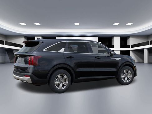Used 2025 Kia Sorento LX FWD image 6