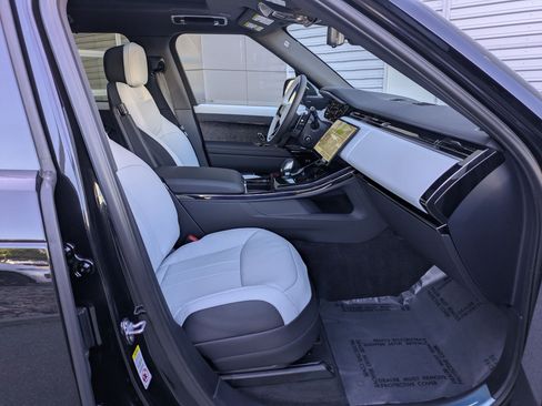 New 2026 Land Rover Range Rover Sport Dynamic SE AWD/4WD image 31