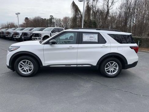 New 2025 Ford Explorer Active image 30
