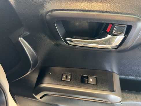 Used 2020 Toyota Tacoma TRD Sport image 15