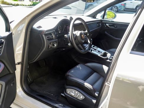 Used 2025 Porsche Macan GTS image 23