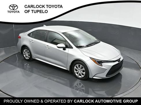 Used 2025 Toyota Corolla LE FWD image 42